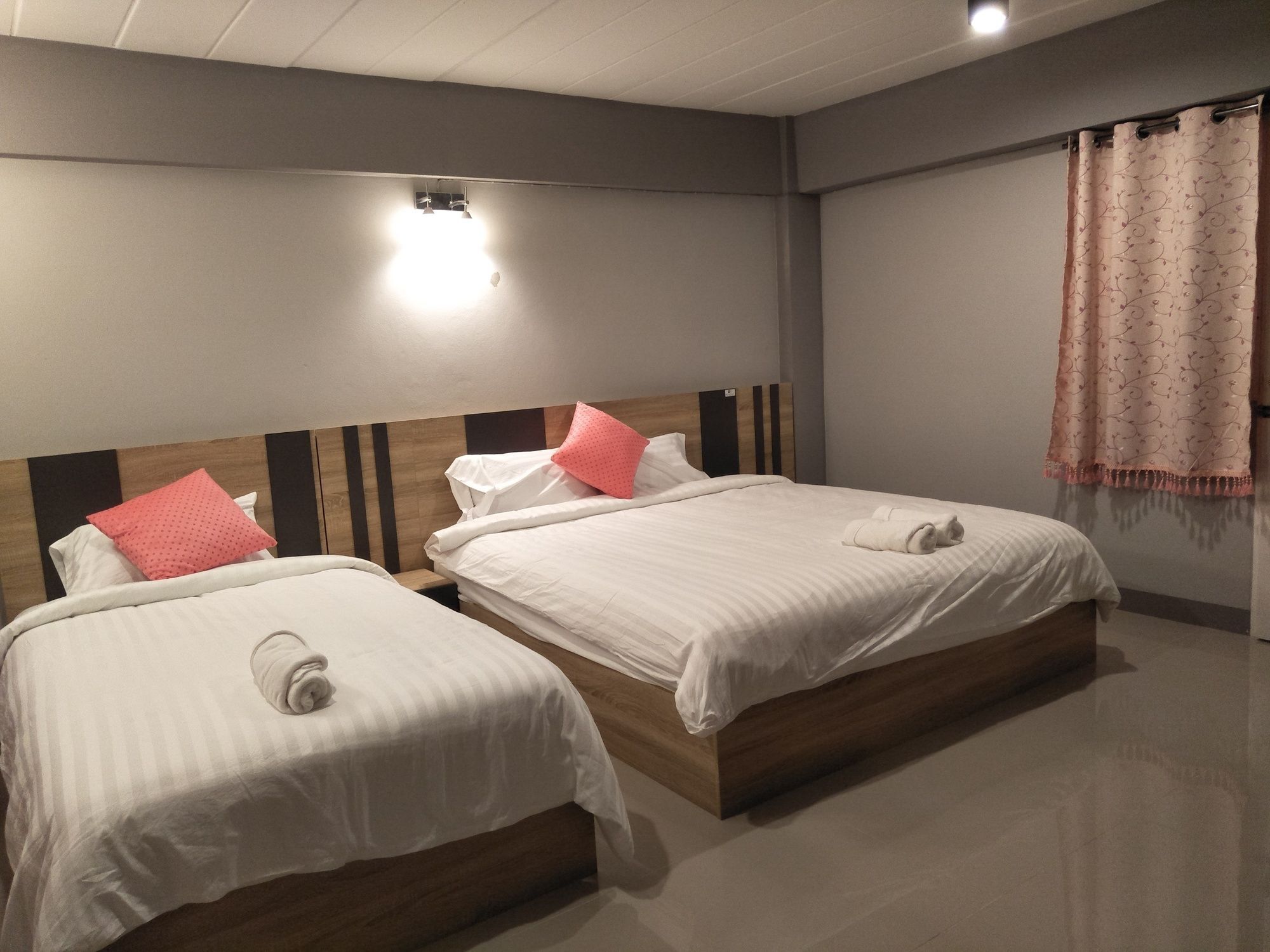 Rinrada Place Hotel Ubon Ratchathani Dış mekan fotoğraf