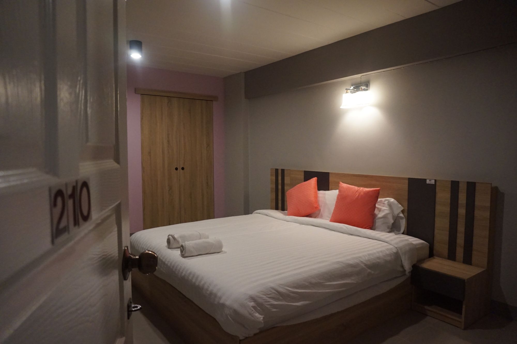 Rinrada Place Hotel Ubon Ratchathani Dış mekan fotoğraf